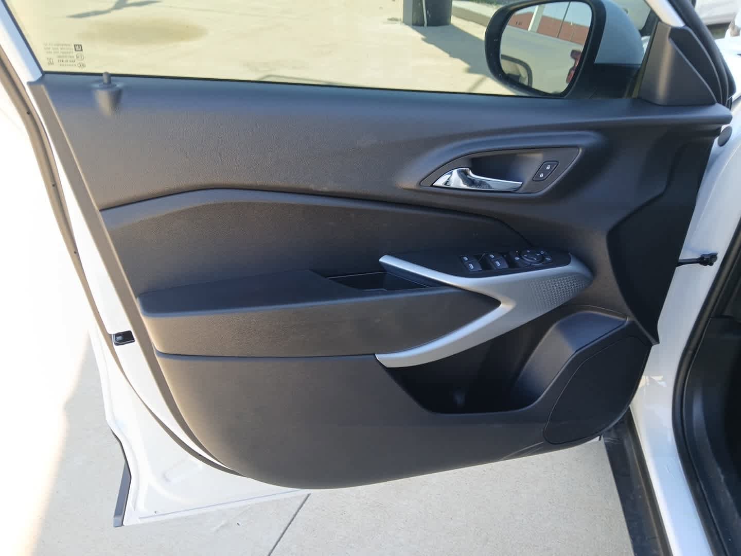 New 2026 Chevrolet Trax LS w/ LS Convenience Package FWD image 13