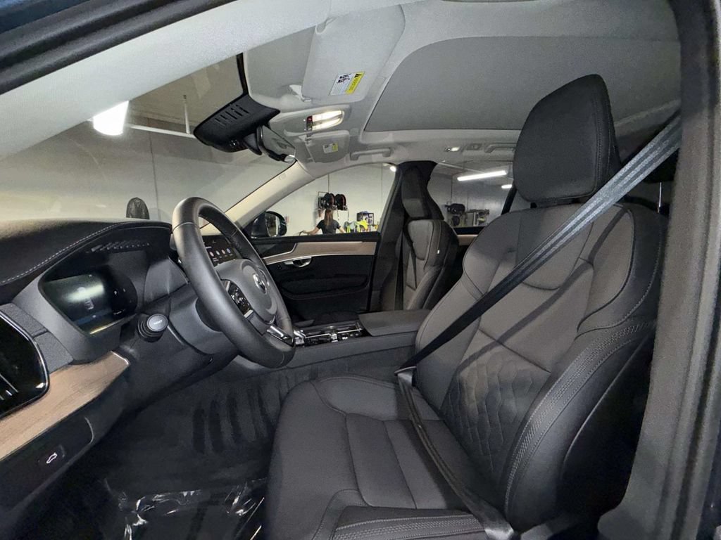 Used 2026 Volvo XC90 B5 Plus AWD/4WD image 2