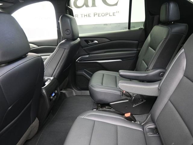 Used 2025 Chevrolet Traverse LT image 23