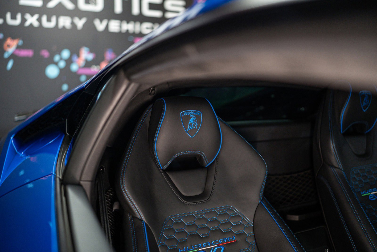 Used 2021 Lamborghini Huracan EVO image 12
