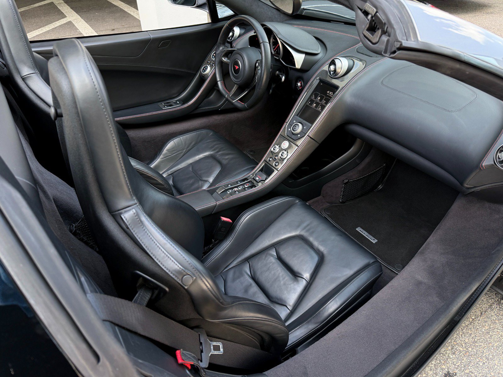 Used 2015 McLaren 650S Spider RWD image 31