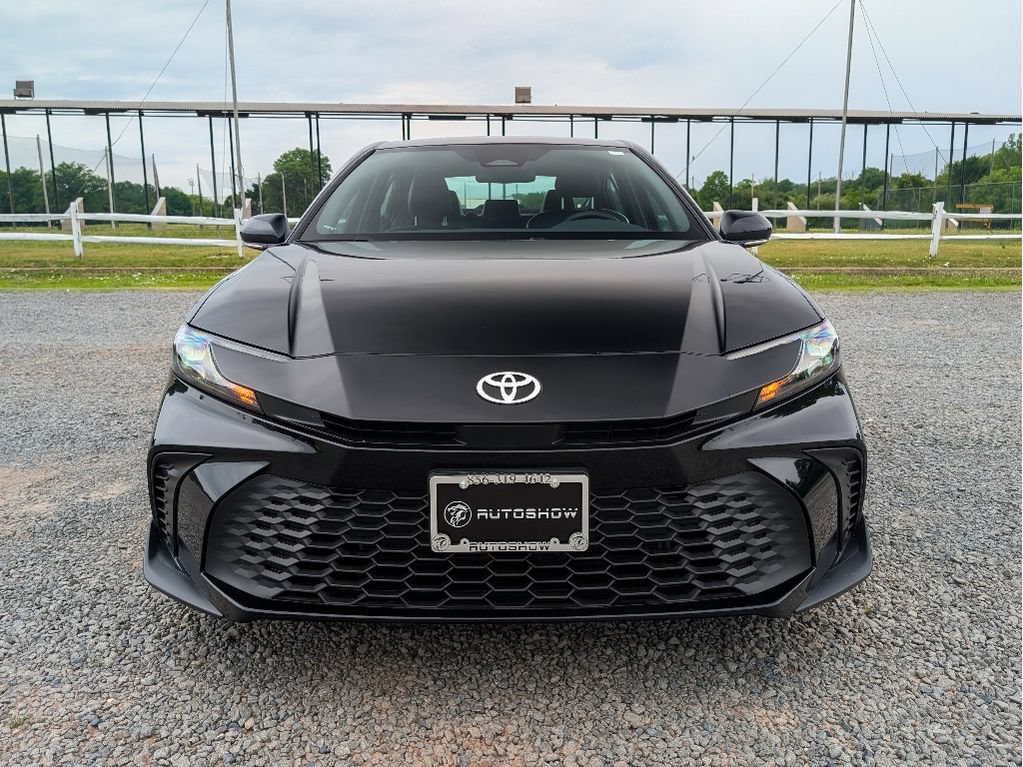 Used 2026 Toyota Camry SE FWD image 2