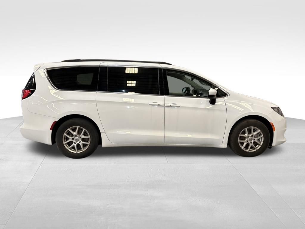 Used 2021 Chrysler Voyager Lxi FWD image 6