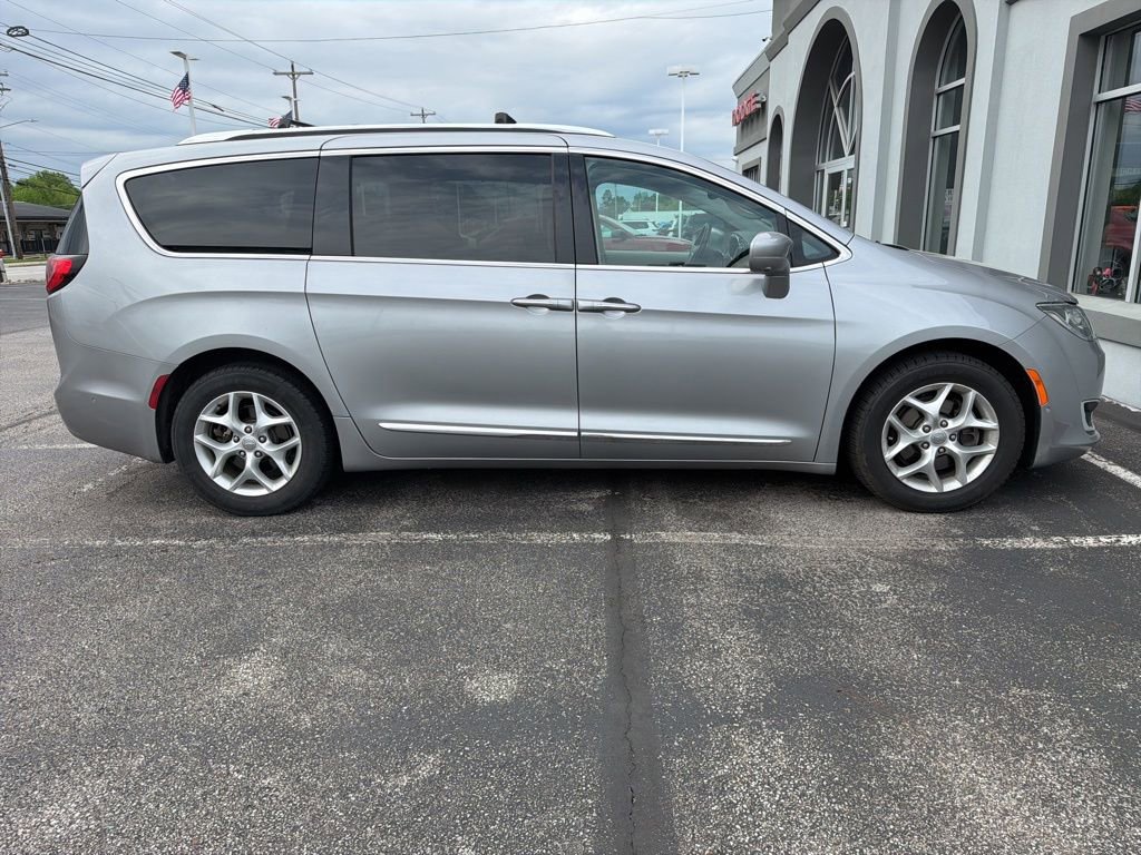 Certified 2018 Chrysler Pacifica Touring-L Plus FWD image 2