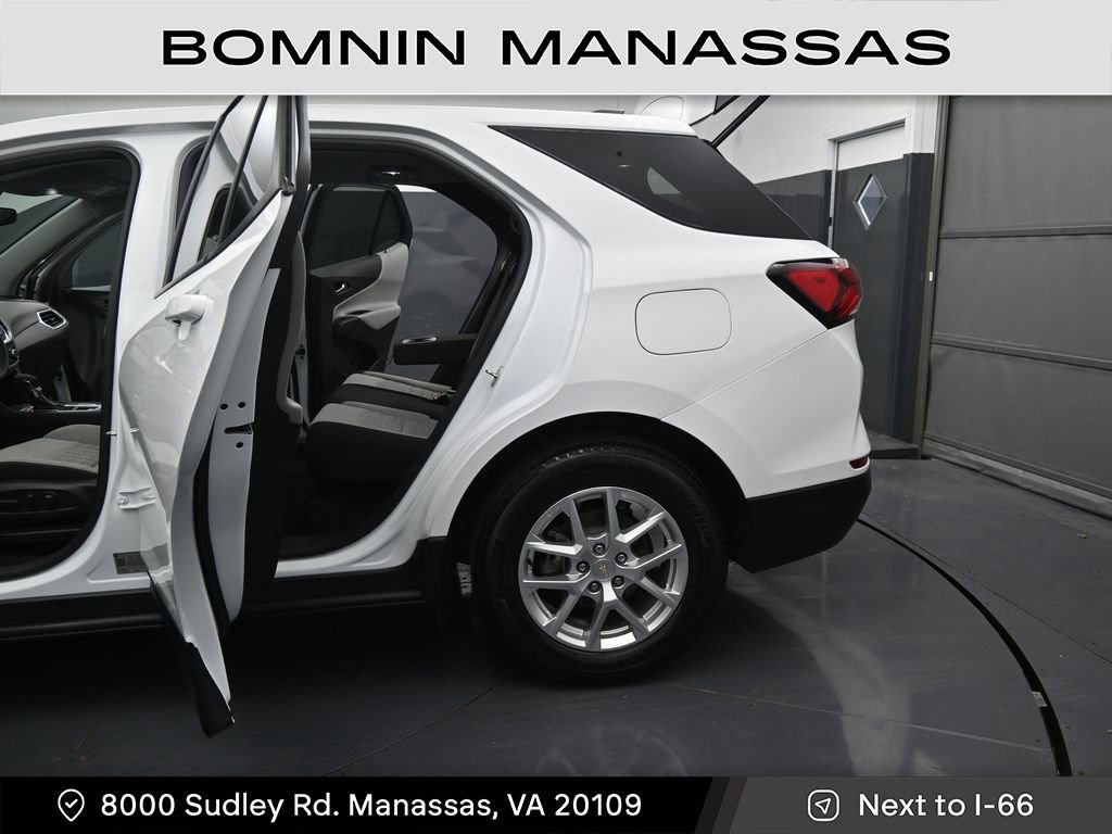 Used 2022 Chevrolet Equinox LS w/ LS Convenience Package image 12