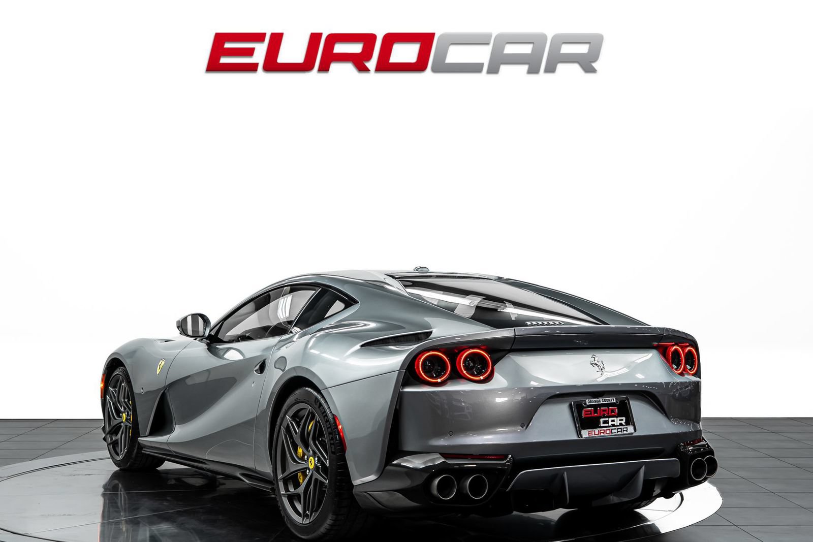 Used 2020 Ferrari 812 Superfast RWD image 3