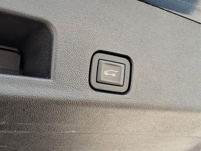 Used 2025 Chevrolet Traverse LT image 29