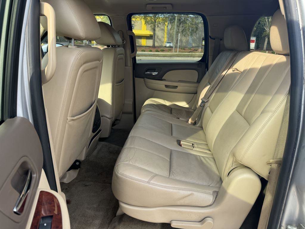 Used 2012 Chevrolet Suburban LT w/ Luxury Package AWD/4WD image 11
