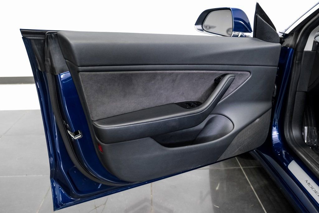 Used 2018 Tesla Model 3 Long Range image 38