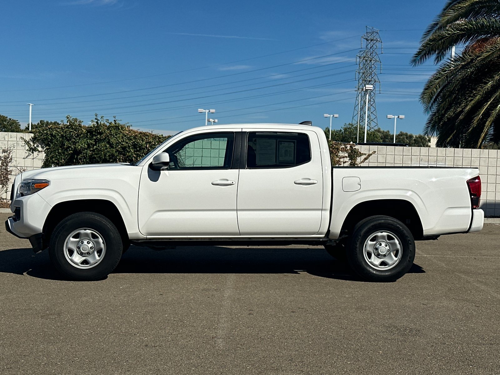 Used 2022 Toyota Tacoma SR w/ SR Convenience Package RWD image 7
