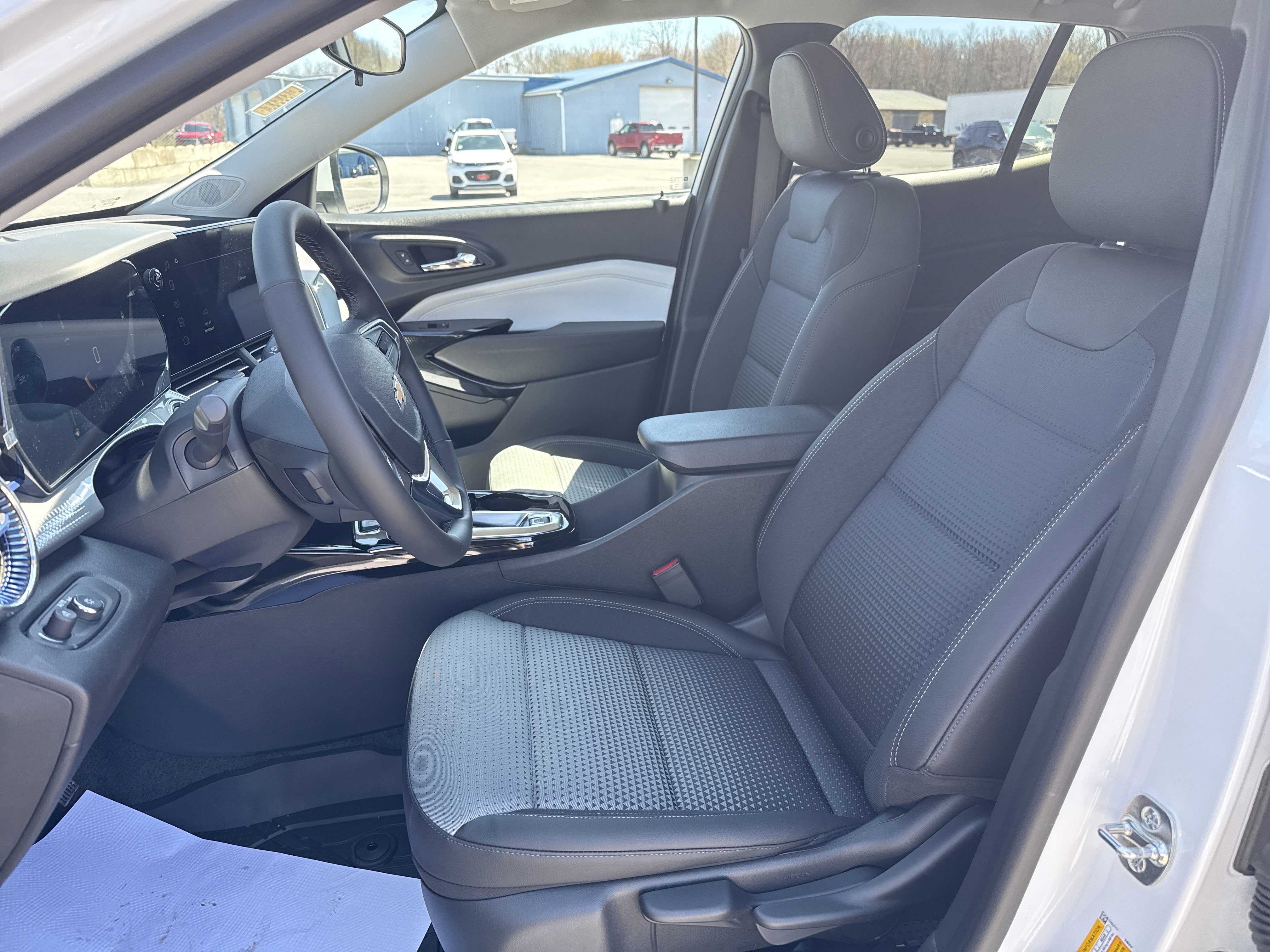 New 2026 Chevrolet Trax LT w/ Driver Confidence Package image 12