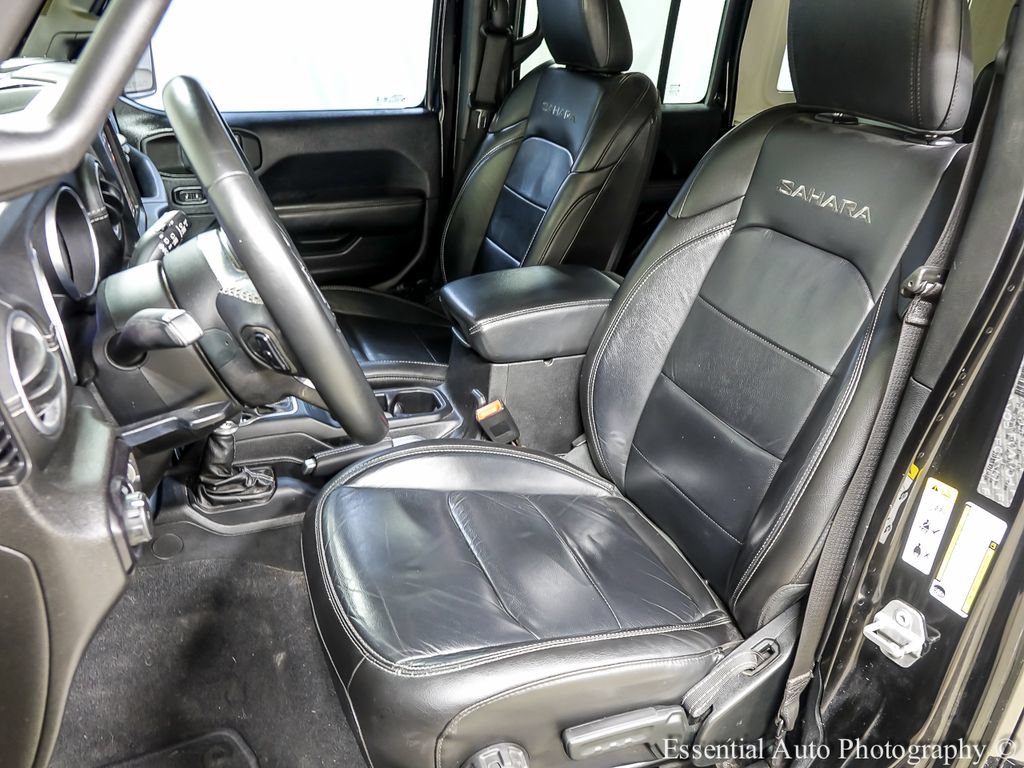 Used 2018 Jeep Wrangler Unlimited Sahara AWD/4WD image 9