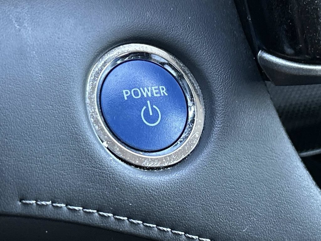 Used 2022 Toyota Highlander LE FWD image 34