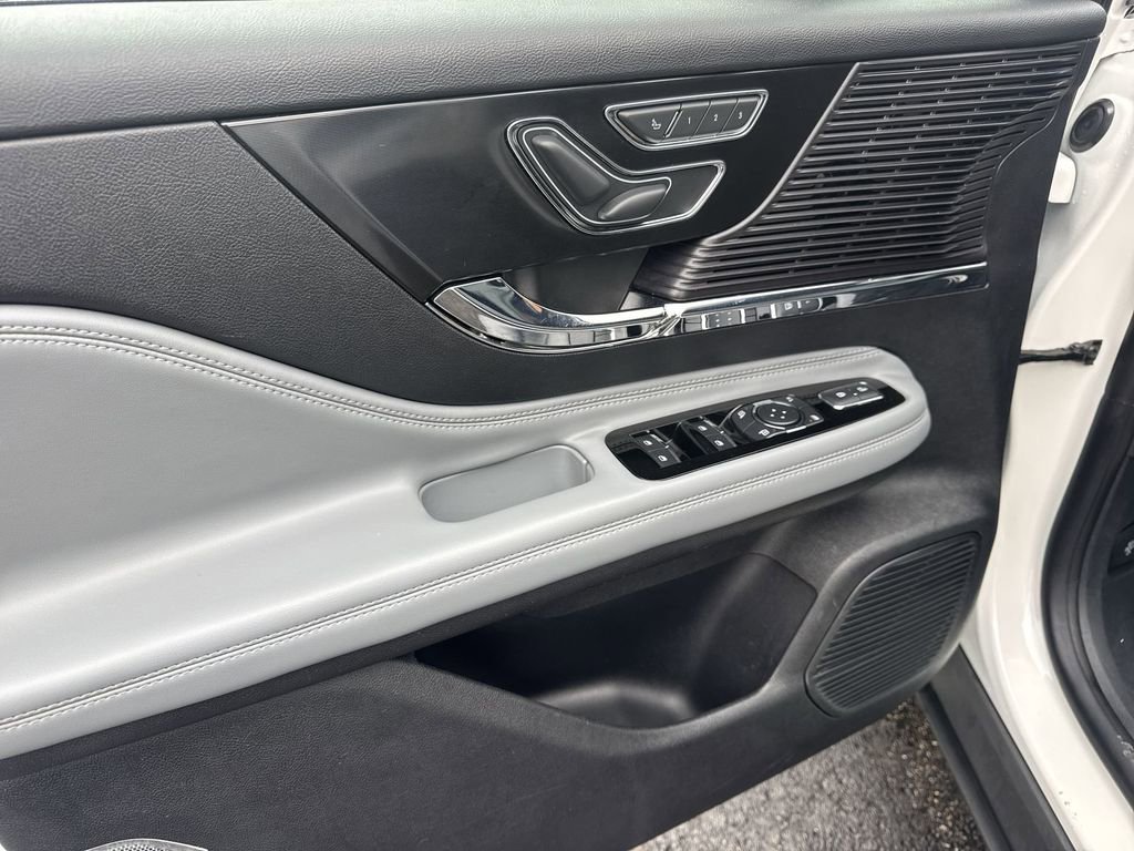 Certified 2022 Lincoln Corsair FWD image 15