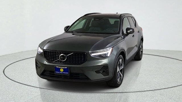New 2026 Volvo XC40 B5 Plus w/ Protection Package Premier AWD/4WD image 2
