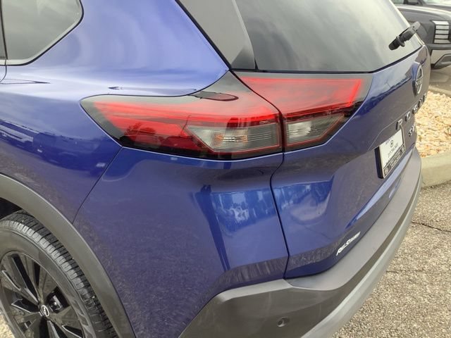 Used 2022 Nissan Rogue SV AWD/4WD image 32