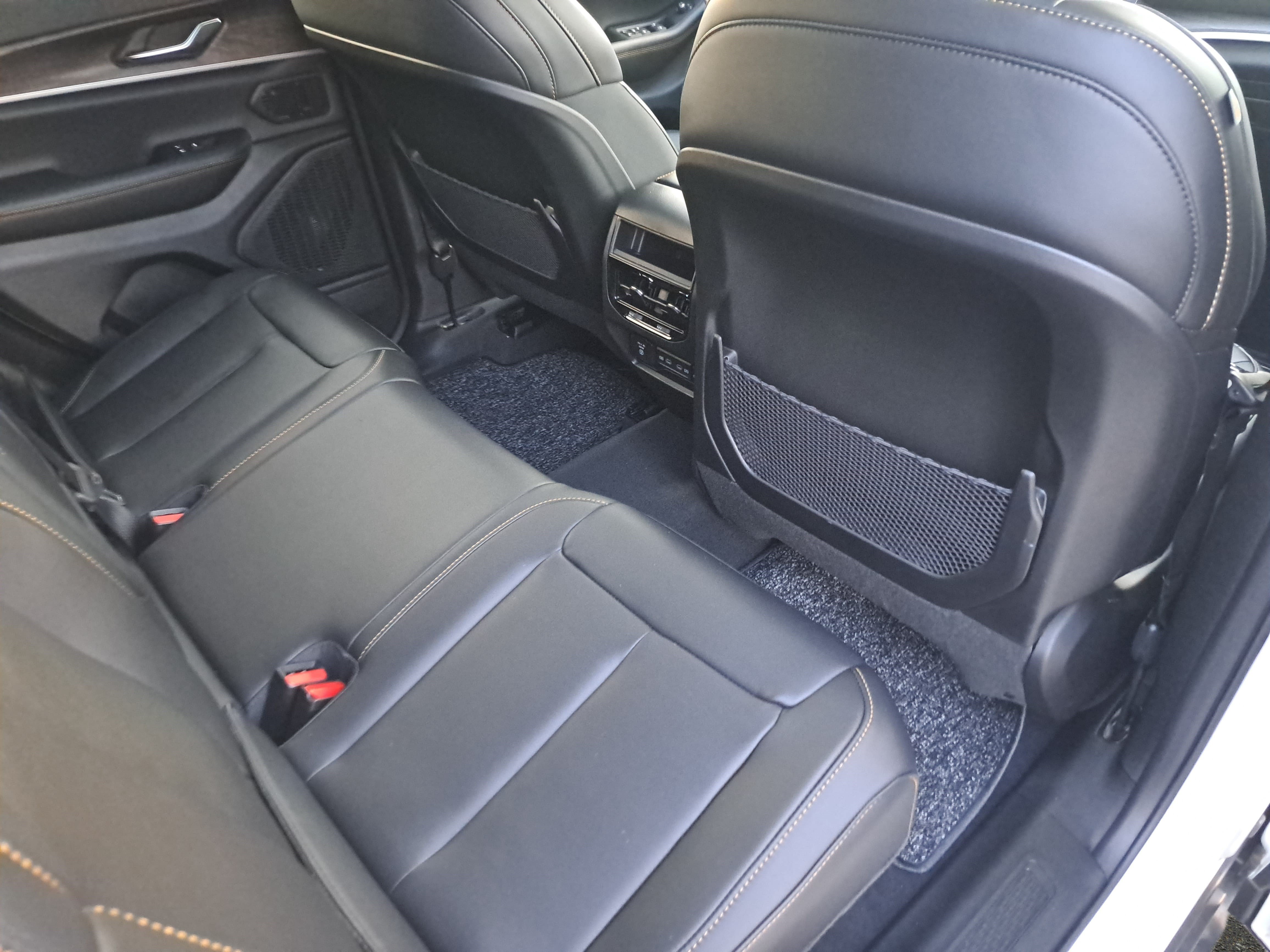 New 2026 Jeep Grand Cherokee Limited AWD/4WD image 11