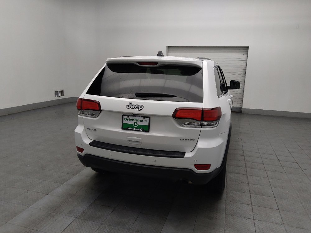 Used 2022 Jeep Grand Cherokee Laredo E AWD/4WD image 7