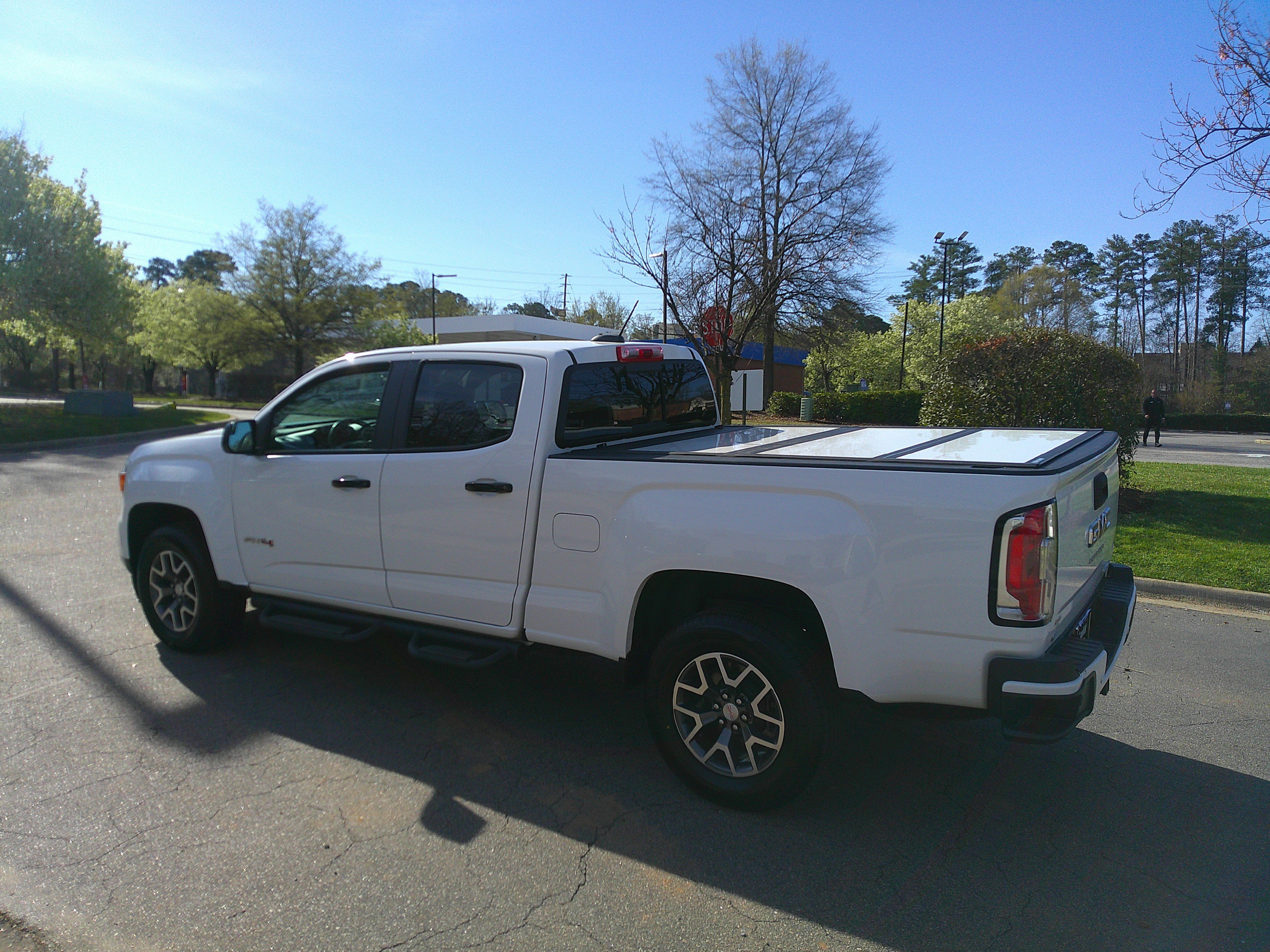 Used 2022 GMC Canyon AT4 image 8