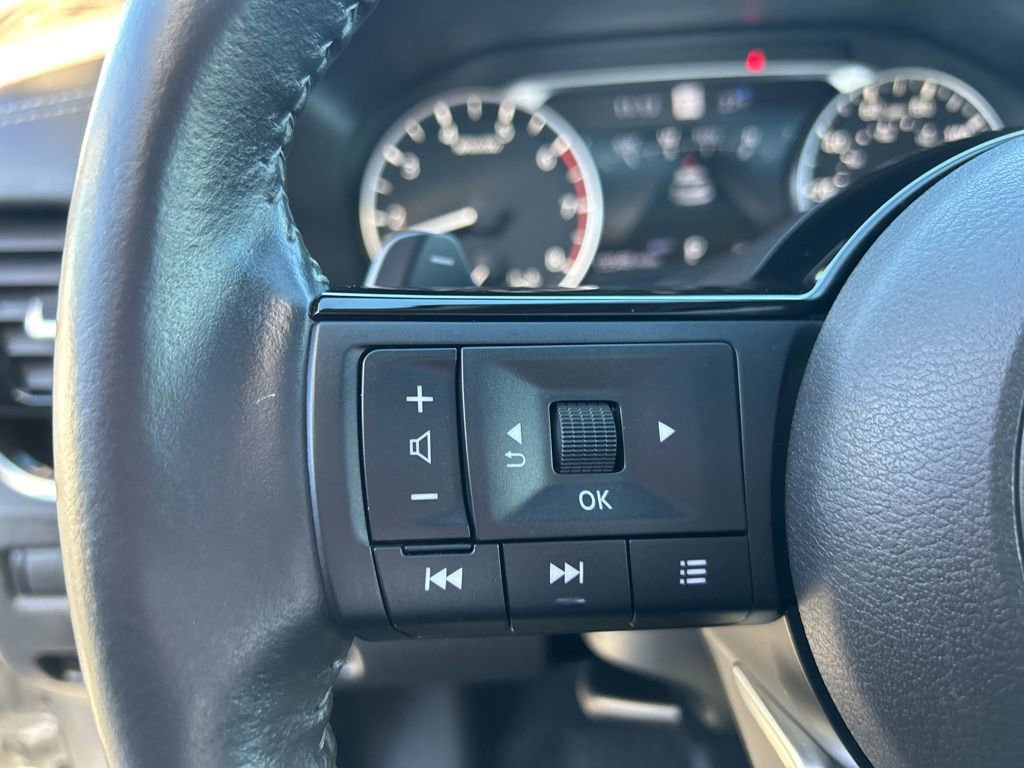 Used 2023 Nissan Rogue SL w/ SL Premium Package image 18