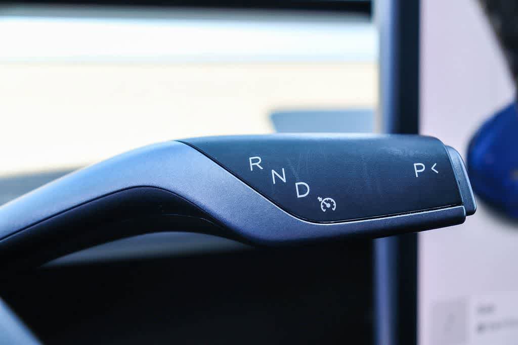 Used 2021 Tesla Model Y Long Range AWD/4WD image 18