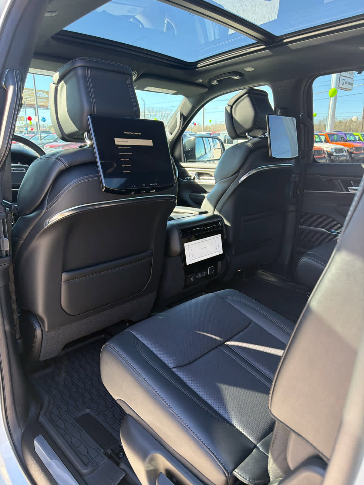 New 2026 Jeep Grand Wagoneer Summit image 15