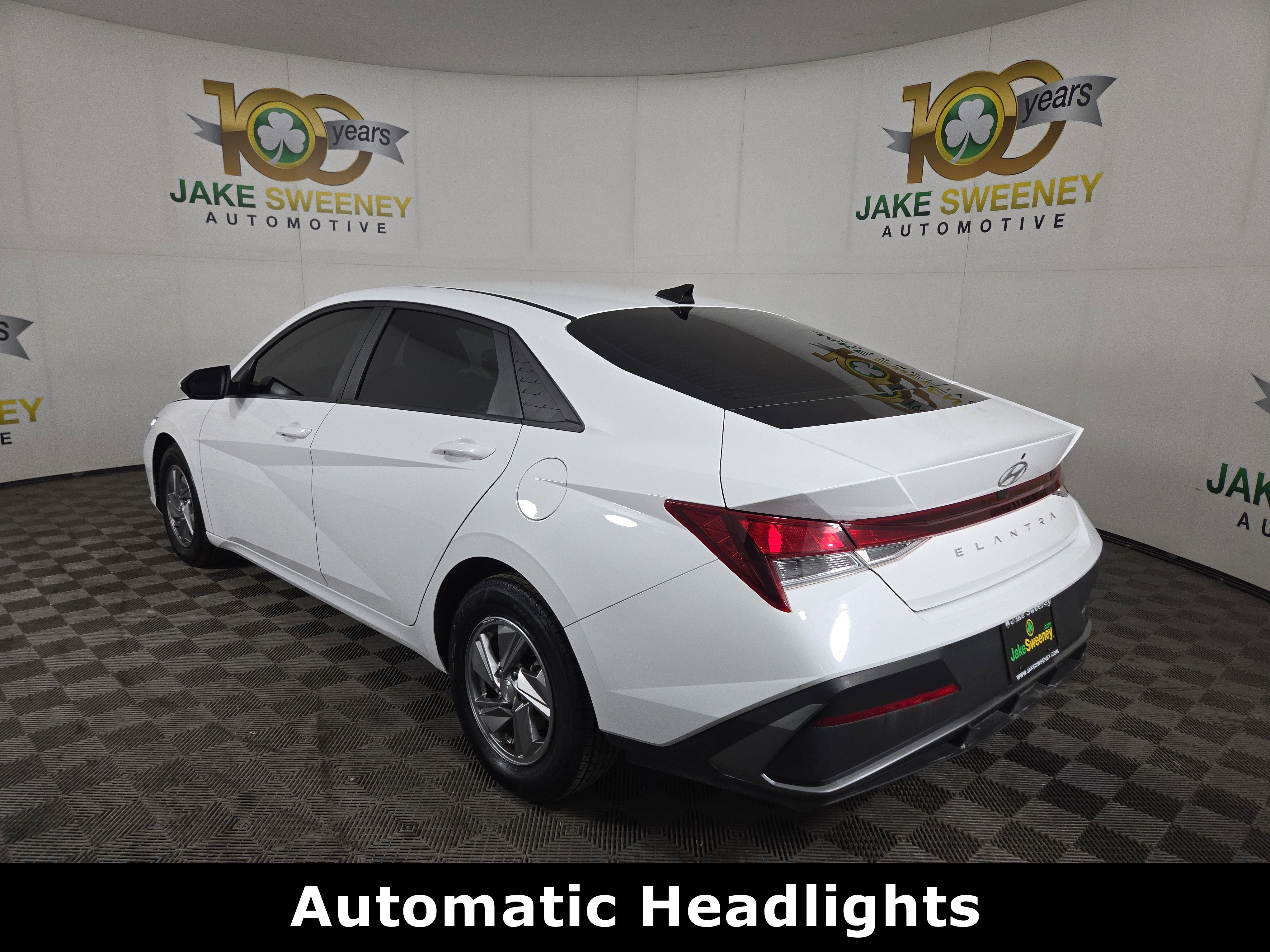 Used 2024 Hyundai Elantra SE image 6