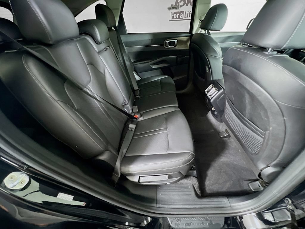 Used 2022 Kia Sorento S w/ Panoramic Sunroof Package AWD/4WD image 31