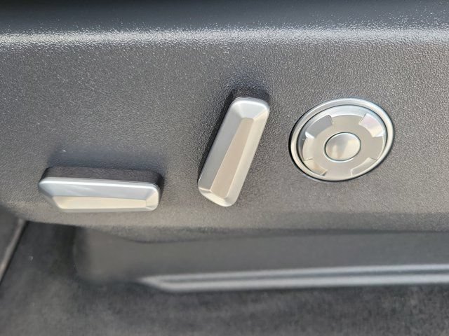 Certified 2025 Lincoln Navigator Reserve AWD/4WD image 27