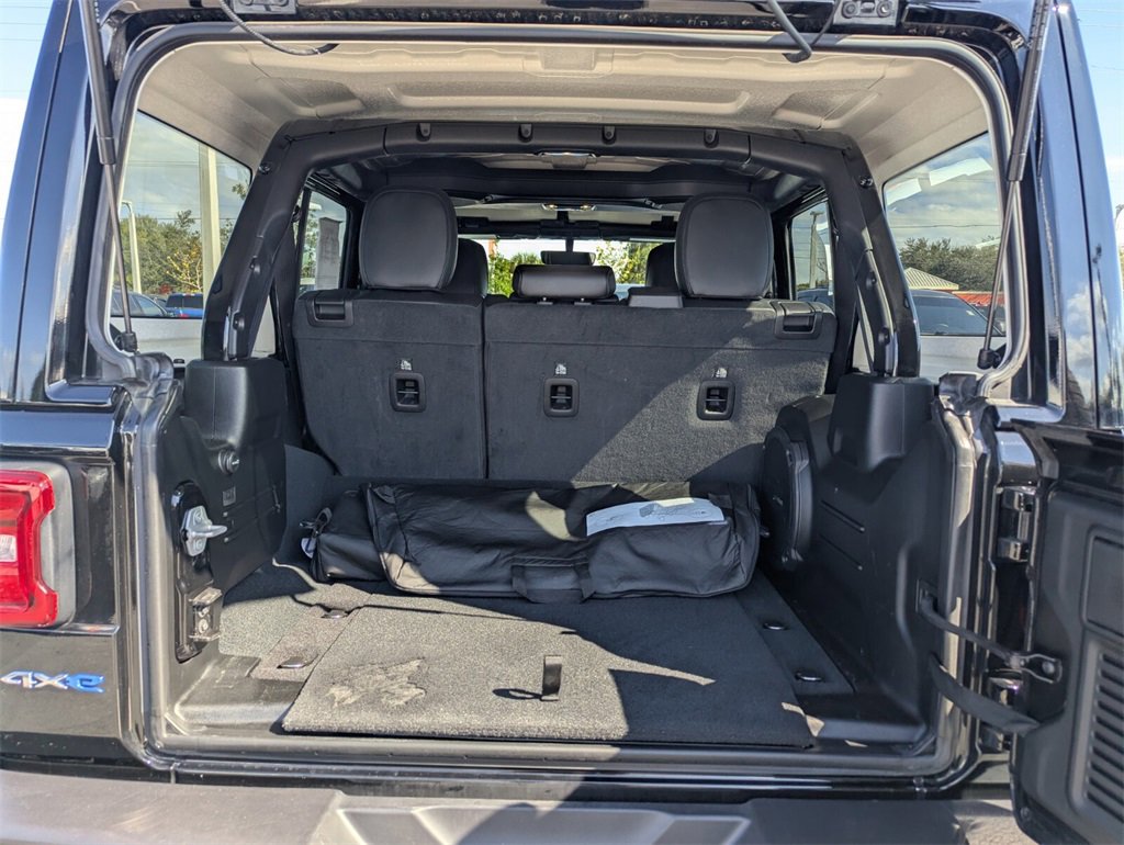 Used 2022 Jeep Wrangler Unlimited Sahara image 15