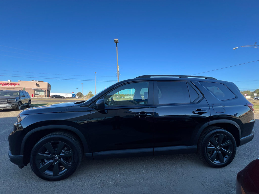 New 2025 Honda Pilot Sport image 5