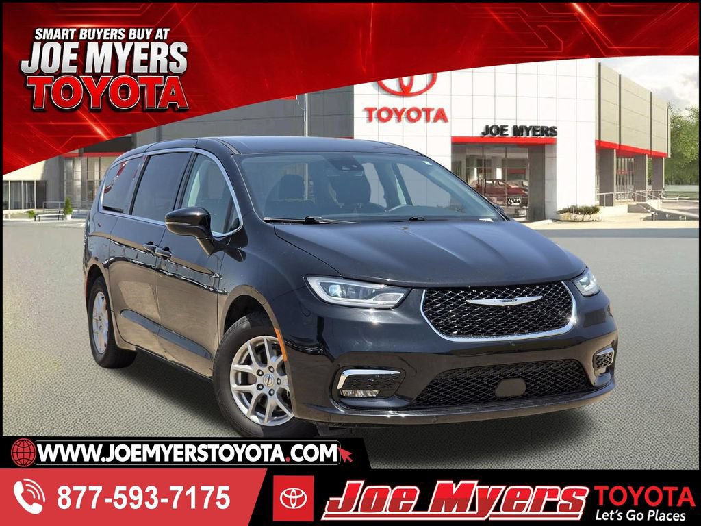 Used 2024 Chrysler Pacifica Touring-L FWD image 1