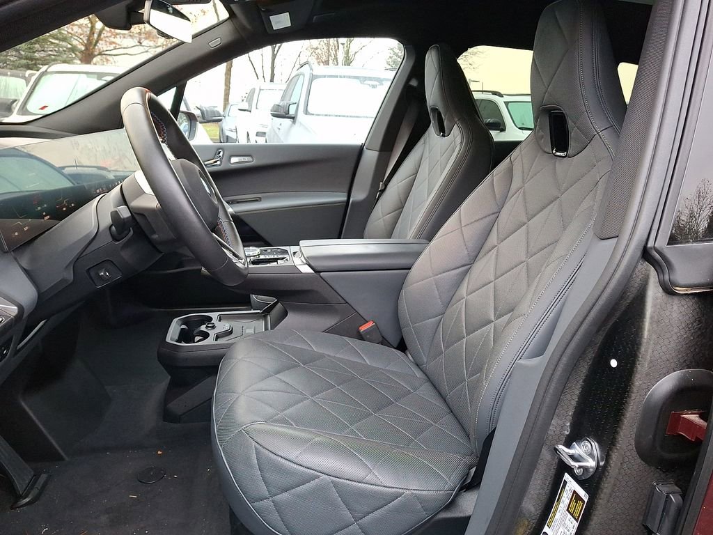 Used 2025 BMW iX M60 image 10