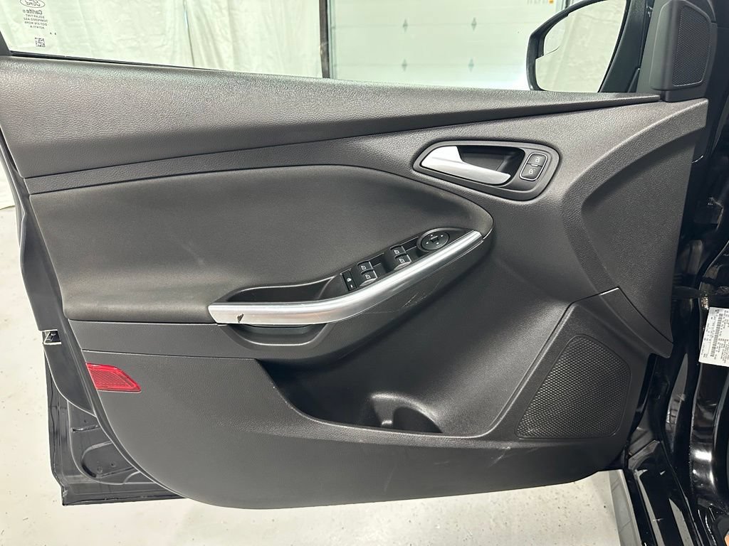 Used 2018 Ford Focus ST FWD image 8