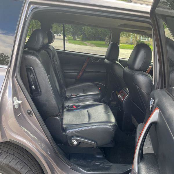 Used 2013 Toyota Highlander Limited AWD/4WD image 23