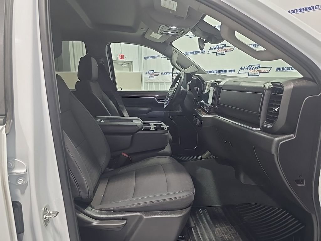 Used 2025 Chevrolet Silverado 2500 LT w/ Convenience Package image 26