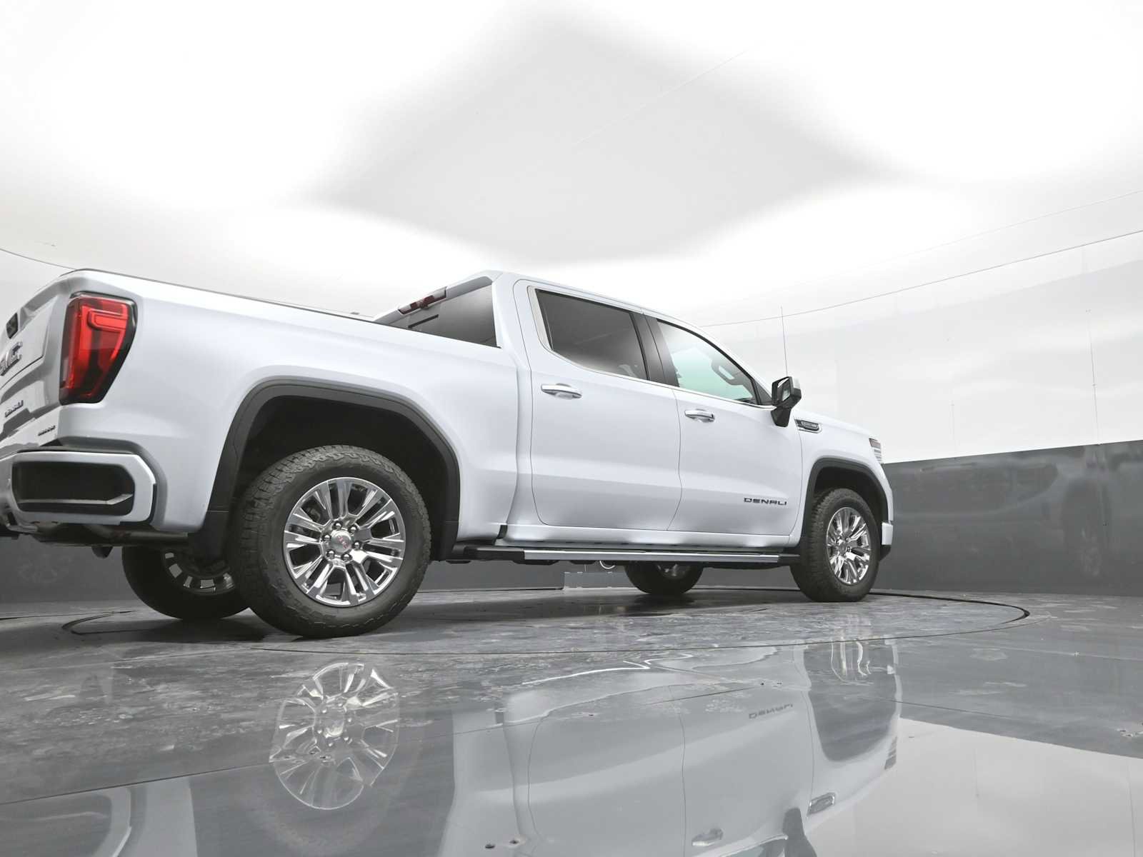 New 2026 GMC Sierra 1500 Denali w/ Technology Package AWD/4WD image 38