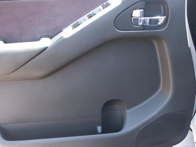 Used 2008 Nissan Pathfinder SE w/ Premium Pkg AWD/4WD image 14