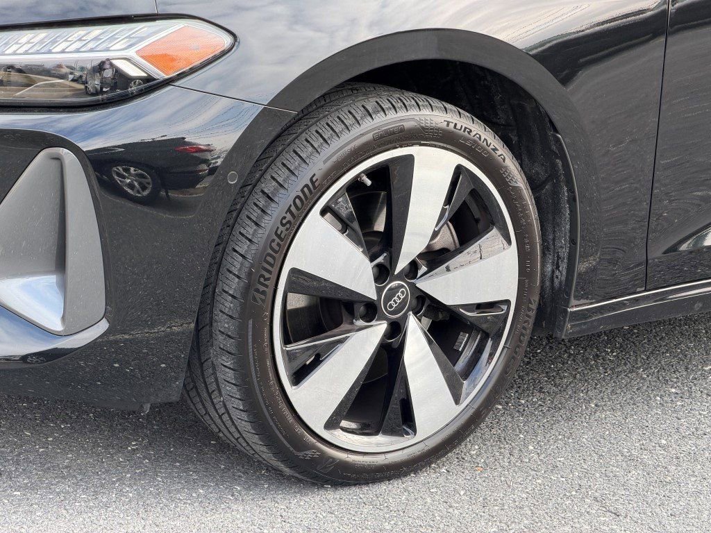 Used 2025 Audi A5 2.0T Premium Plus w/ Premium Plus image 8