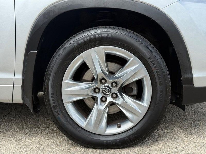 Used 2017 Toyota Highlander Limited w/ Carpet Mat Package AWD/4WD image 9