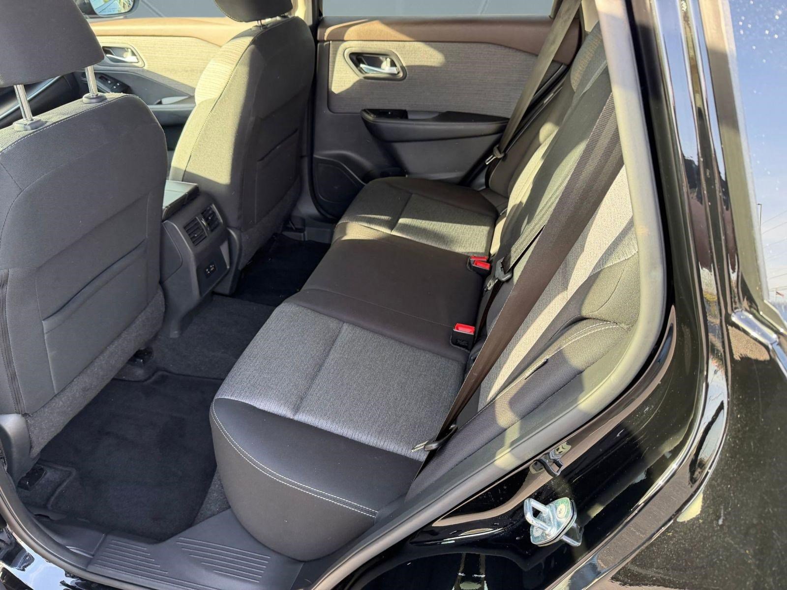 Certified 2022 Nissan Rogue SV image 14