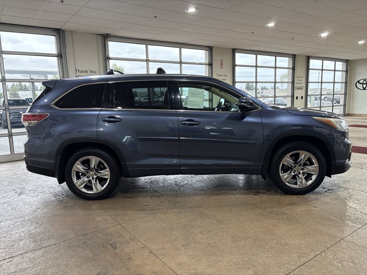 Used 2015 Toyota Highlander Limited Platinum AWD/4WD image 3