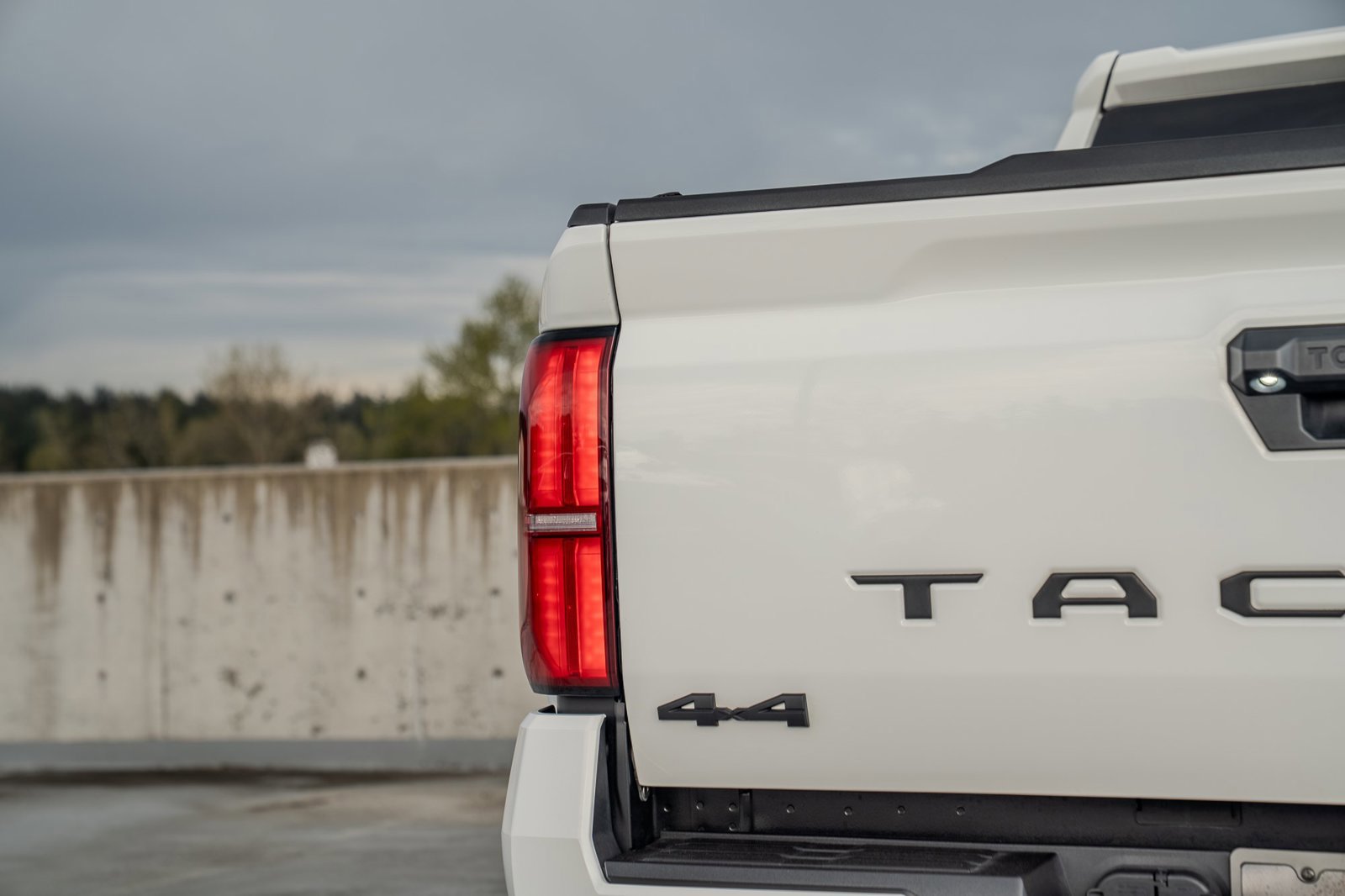 Used 2024 Toyota Tacoma TRD Off-Road w/ TRD Off Road Premium Package AWD/4WD image 9