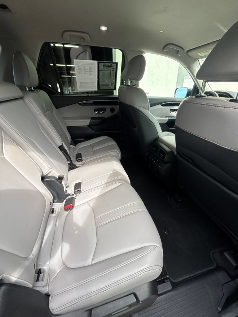 Used 2025 Honda Pilot EX-L image 23