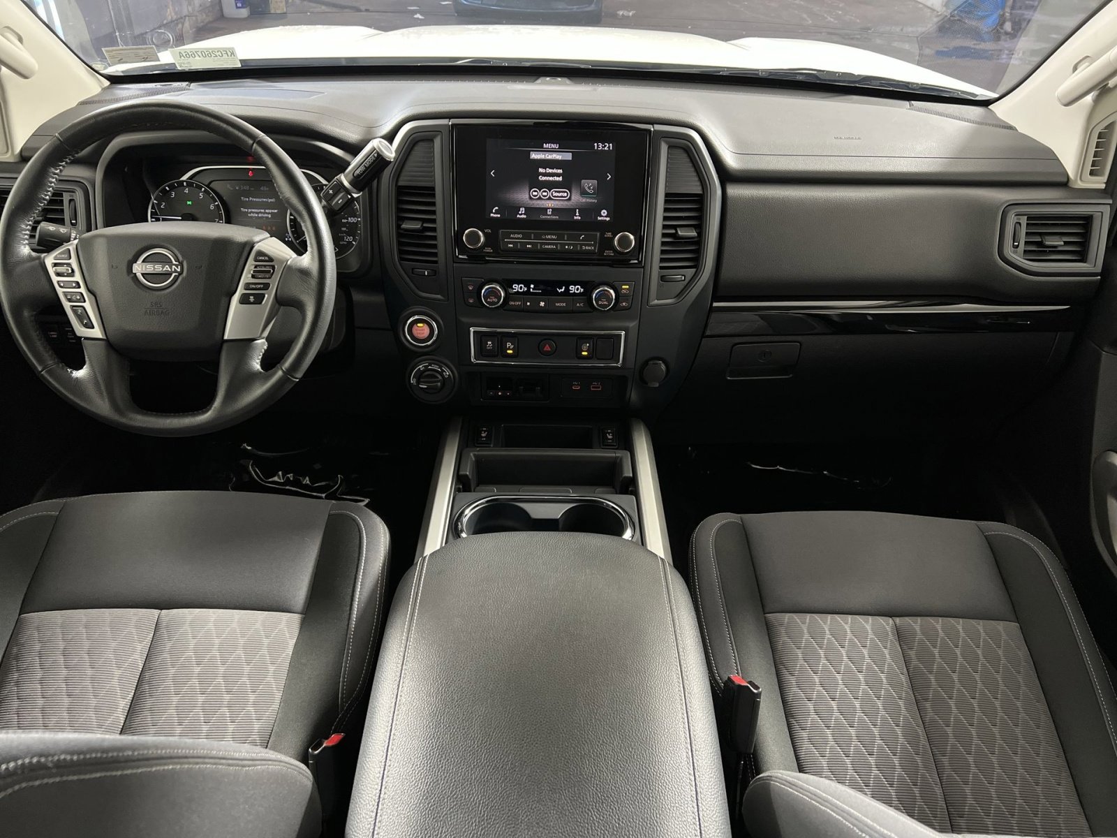 Used 2024 Nissan Titan SV w/ SV Convenience Package image 22