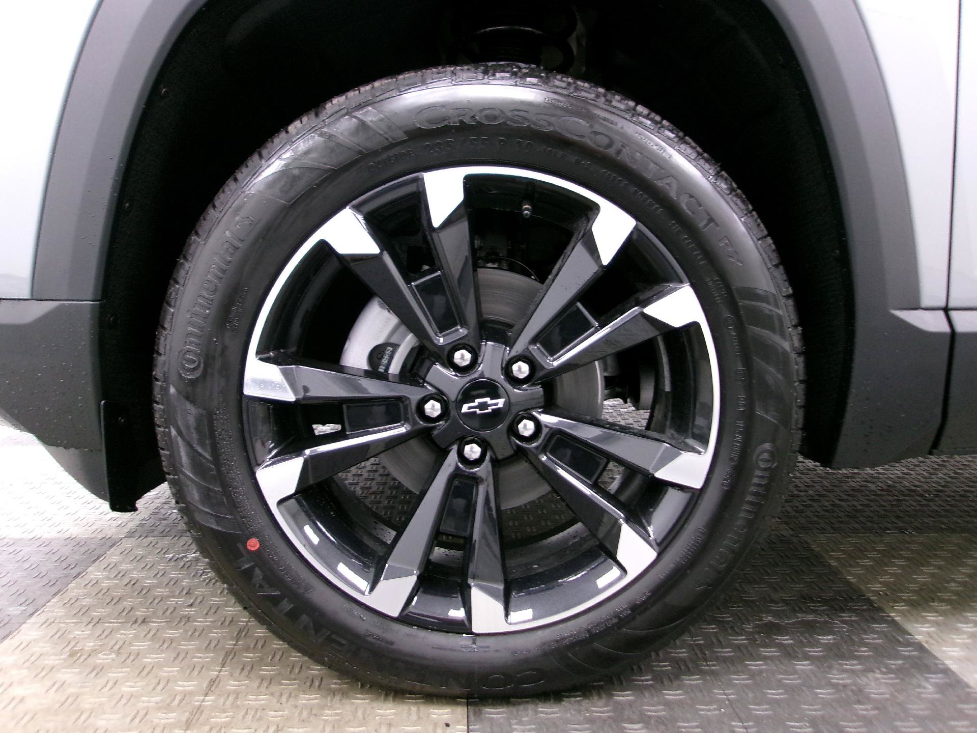 New 2027 Chevrolet Equinox RS w/ Safety and Technology Package AWD/4WD image 18