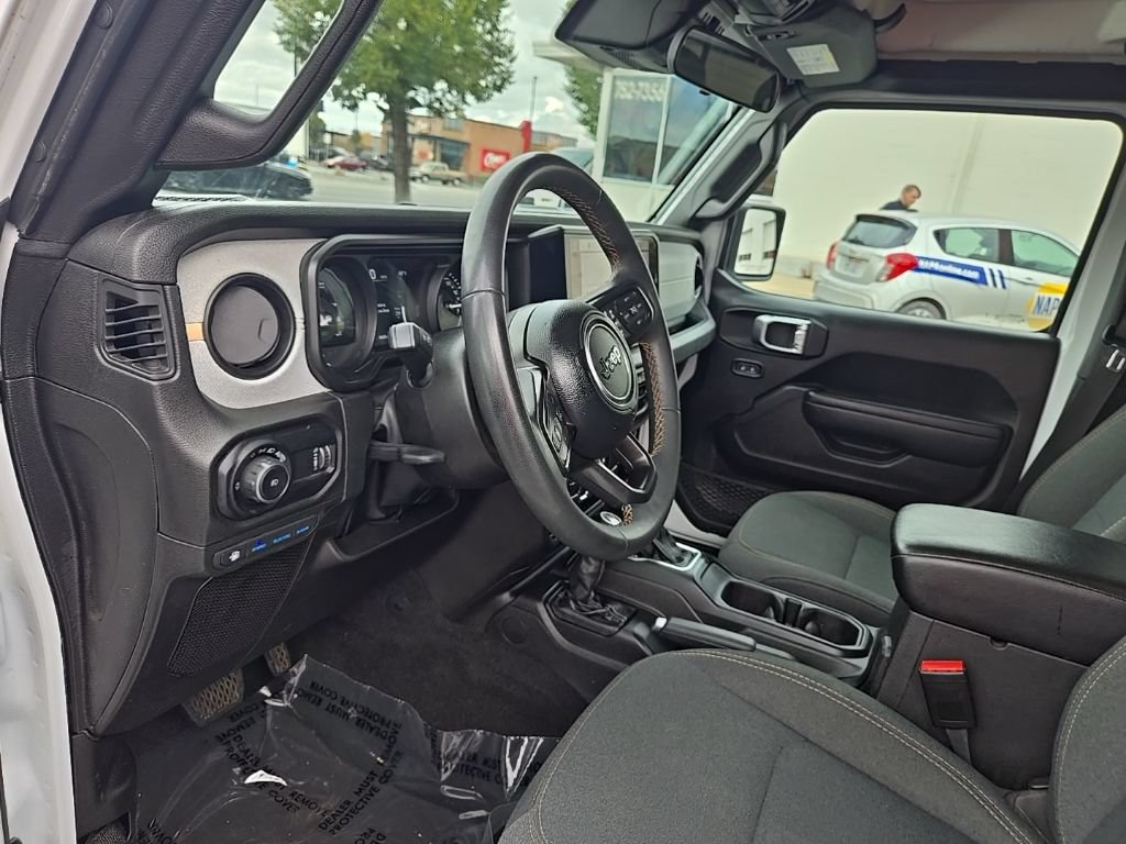 Used 2024 Jeep Wrangler Unlimited AWD/4WD image 11