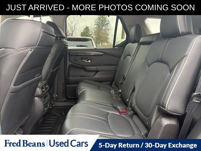 Used 2025 Honda Pilot Elite image 12
