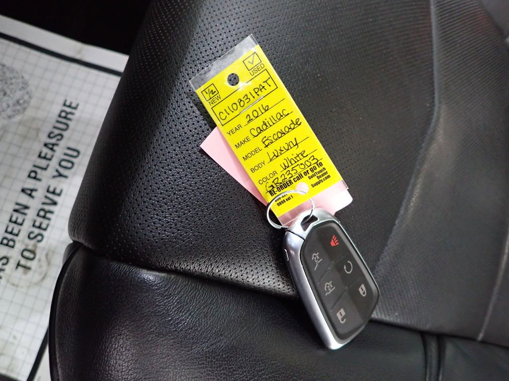 Used 2016 Cadillac Escalade Luxury image 44