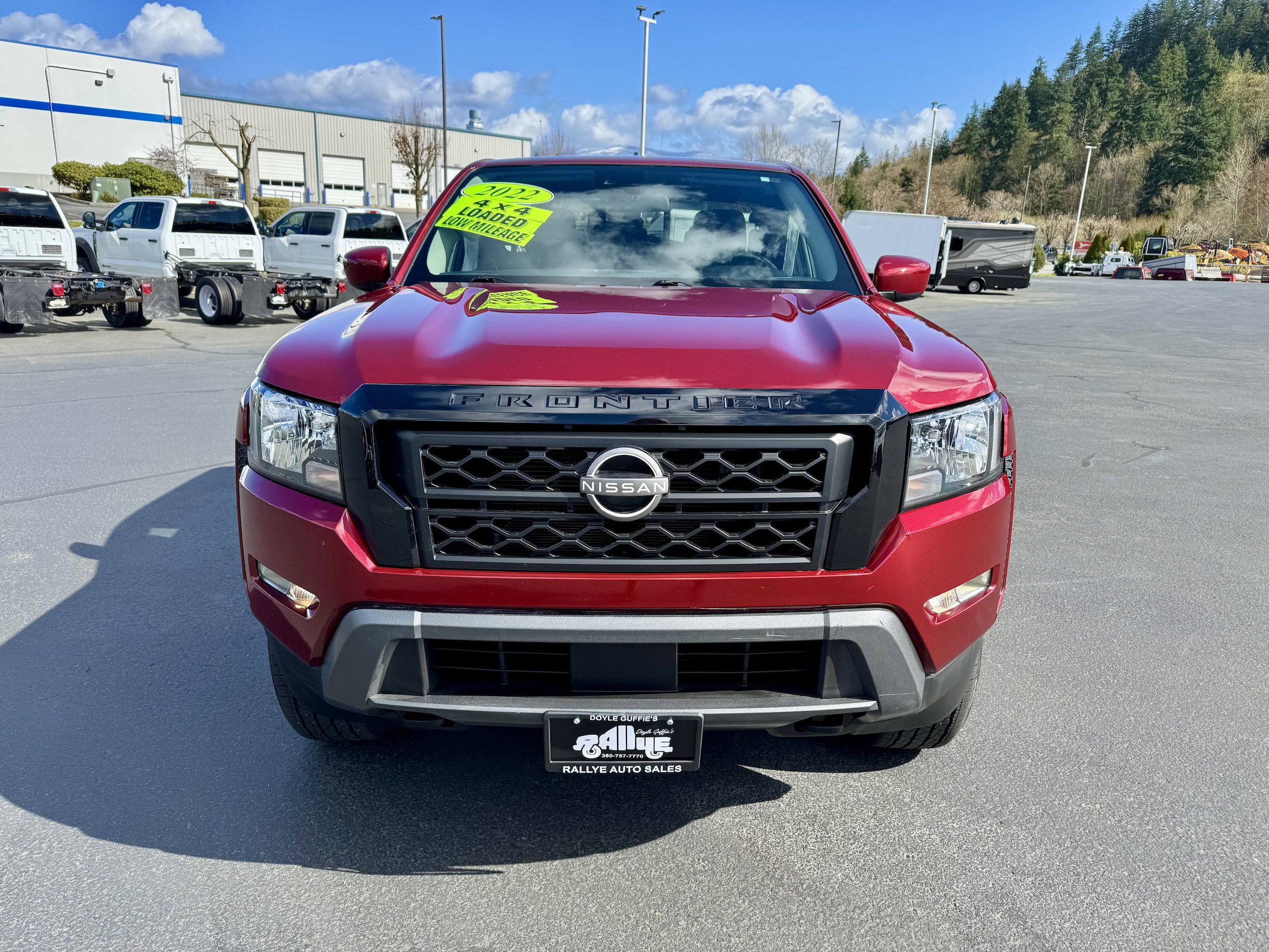 Used 2022 Nissan Frontier SV AWD/4WD image 2